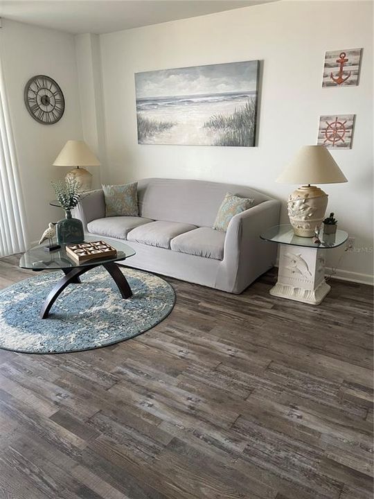 待售: $365,000 (2 贝兹, 2 浴室, 1131 平方英尺)