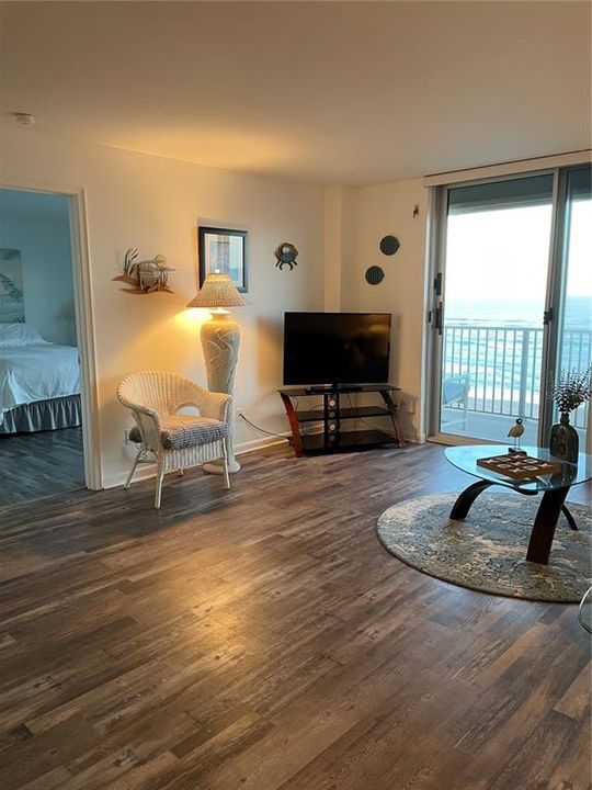 待售: $365,000 (2 贝兹, 2 浴室, 1131 平方英尺)