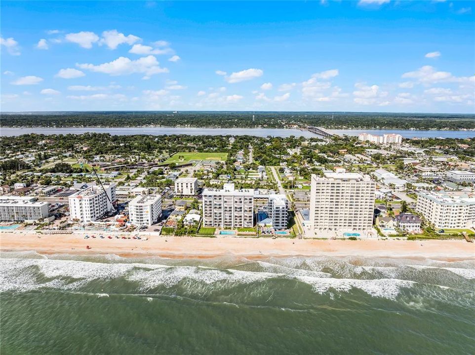 待售: $365,000 (2 贝兹, 2 浴室, 1131 平方英尺)