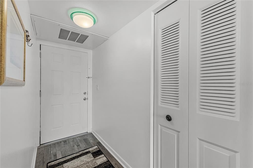 待售: $365,000 (2 贝兹, 2 浴室, 1131 平方英尺)