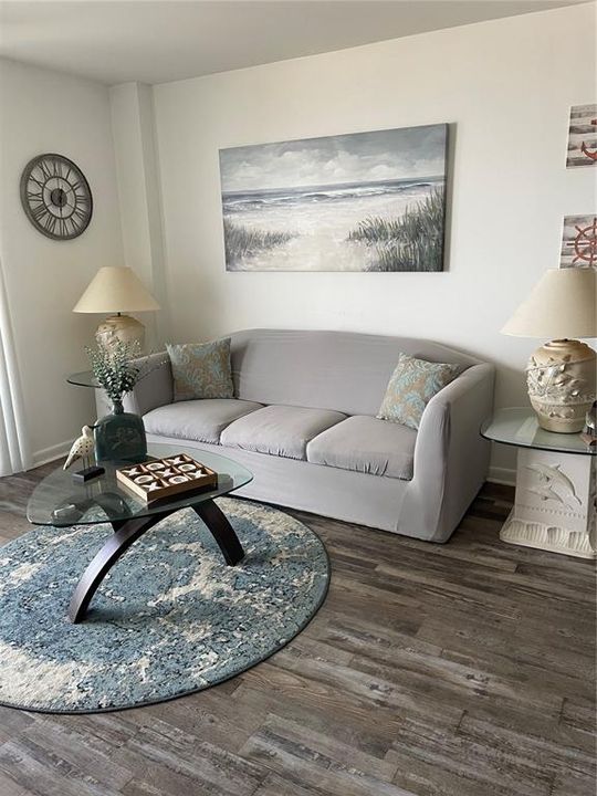 待售: $365,000 (2 贝兹, 2 浴室, 1131 平方英尺)