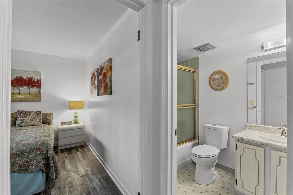 待售: $365,000 (2 贝兹, 2 浴室, 1131 平方英尺)