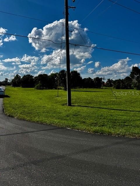 На продажу: $39,000 (0.24 acres)