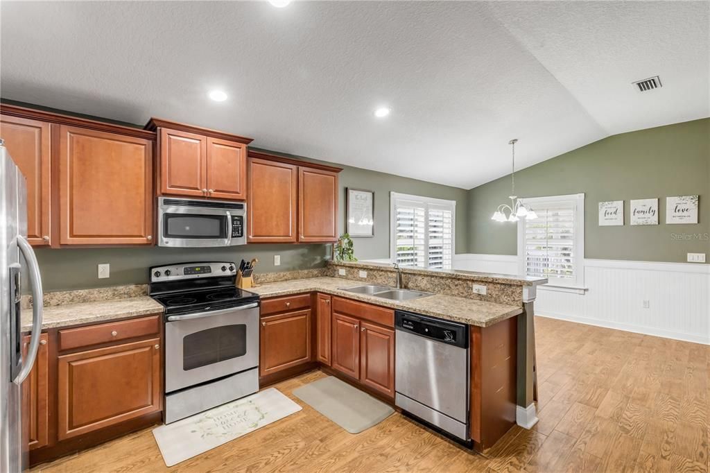 待售: $355,000 (3 贝兹, 2 浴室, 1292 平方英尺)