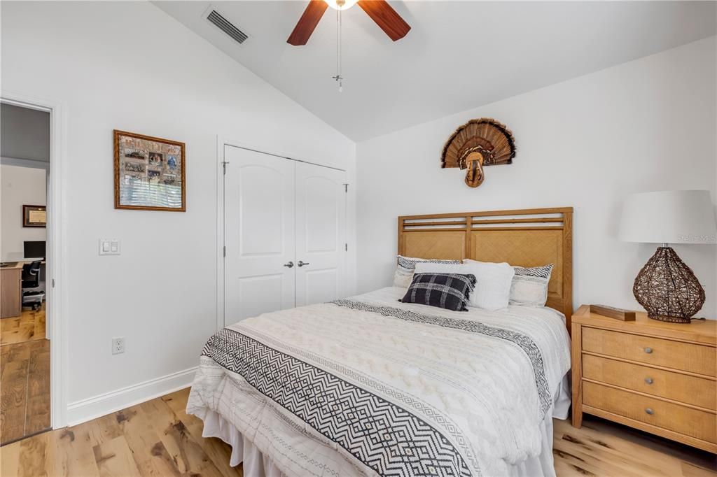 待售: $355,000 (3 贝兹, 2 浴室, 1292 平方英尺)