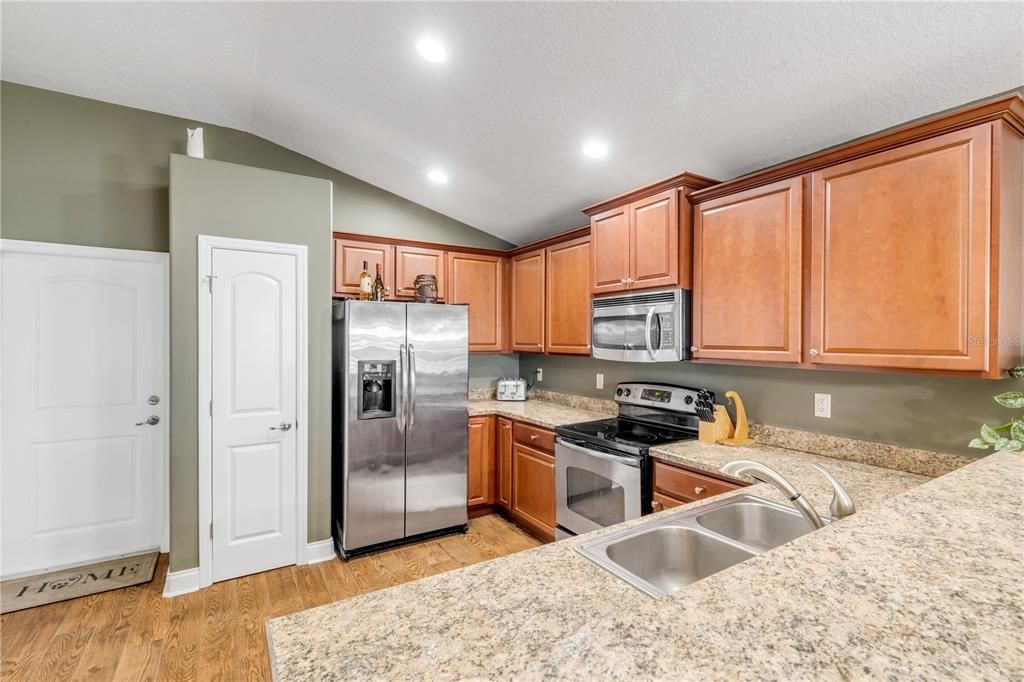 待售: $355,000 (3 贝兹, 2 浴室, 1292 平方英尺)