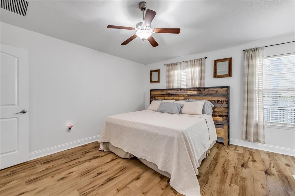 待售: $355,000 (3 贝兹, 2 浴室, 1292 平方英尺)