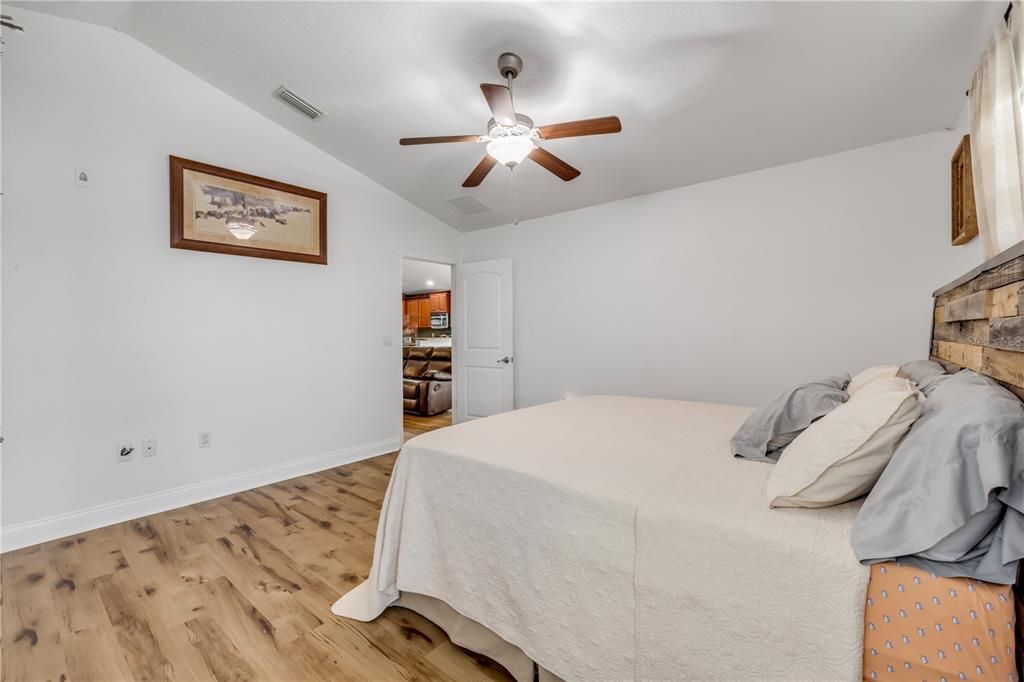 待售: $355,000 (3 贝兹, 2 浴室, 1292 平方英尺)