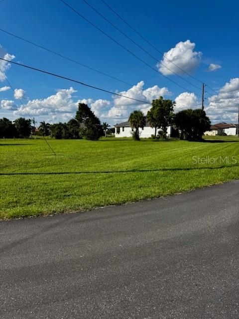 На продажу: $39,000 (0.23 acres)