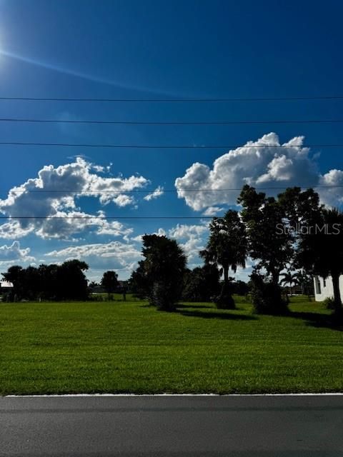 На продажу: $39,000 (0.23 acres)