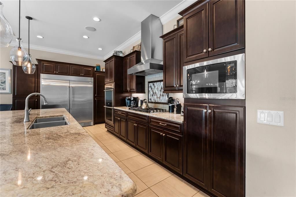For Sale: $3,175,000 (11 beds, 11 baths, 7901 Square Feet)