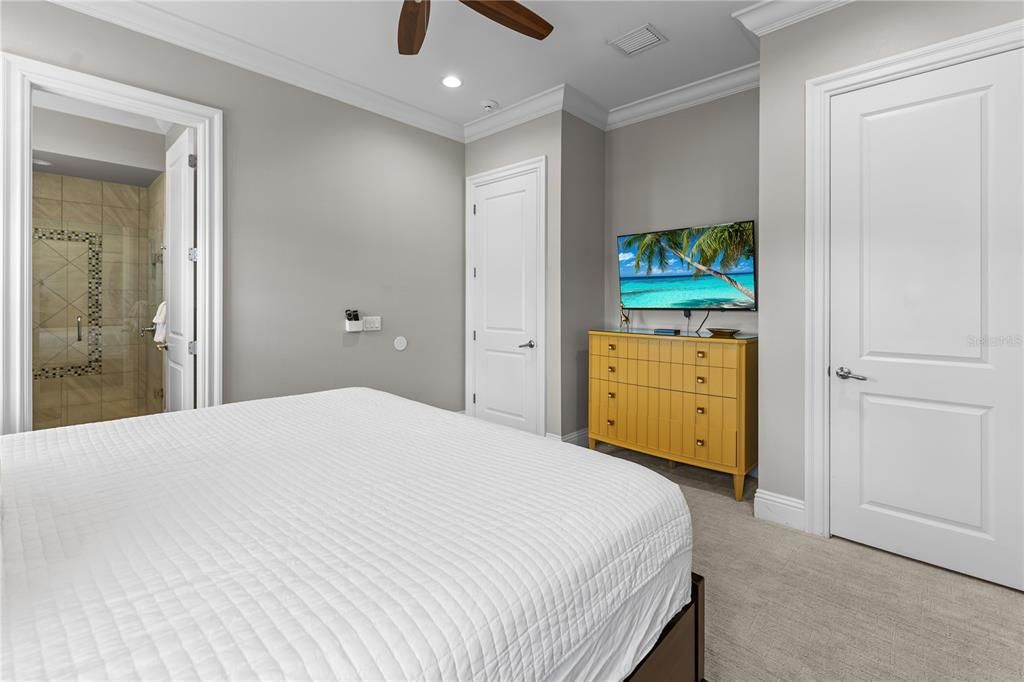 For Sale: $3,175,000 (11 beds, 11 baths, 7901 Square Feet)