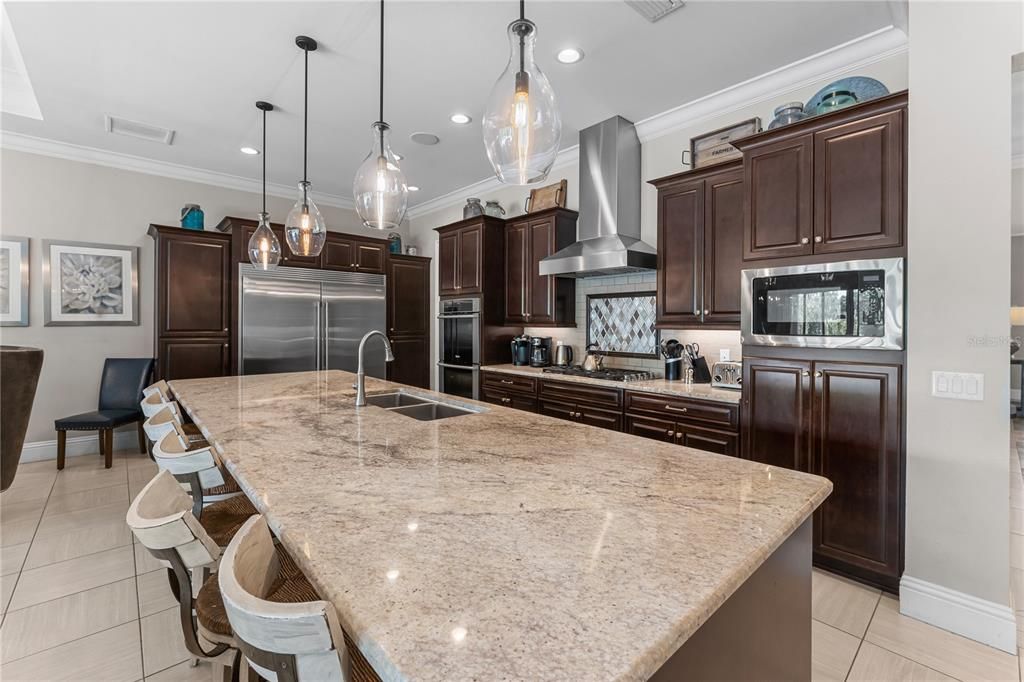 For Sale: $3,175,000 (11 beds, 11 baths, 7901 Square Feet)