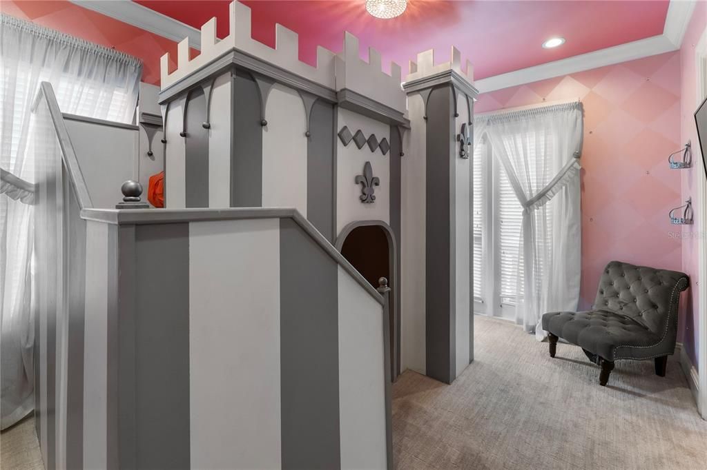 For Sale: $3,175,000 (11 beds, 11 baths, 7901 Square Feet)