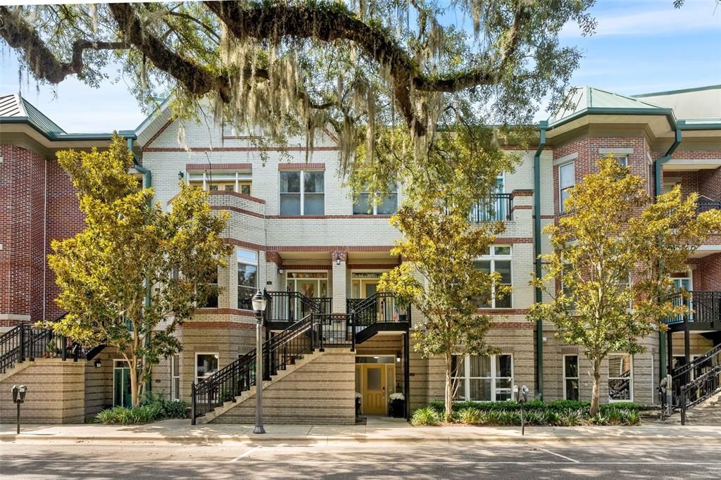 En Venta: $499,000 (3 camas, 2 baños, 2064 Pies cuadrados)