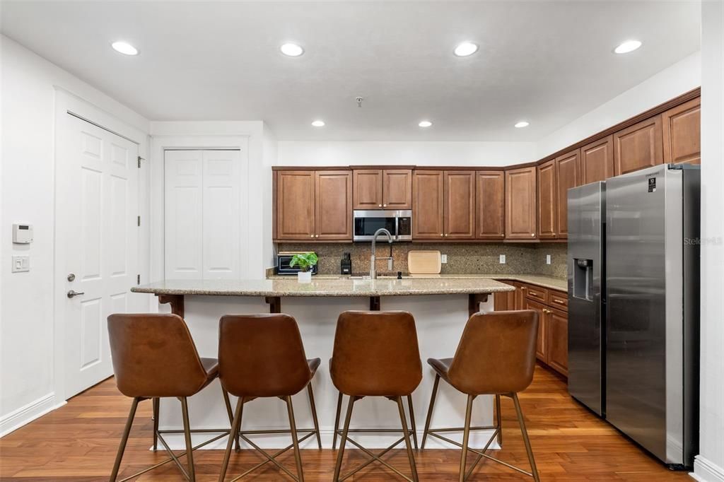 En Venta: $499,000 (3 camas, 2 baños, 2064 Pies cuadrados)