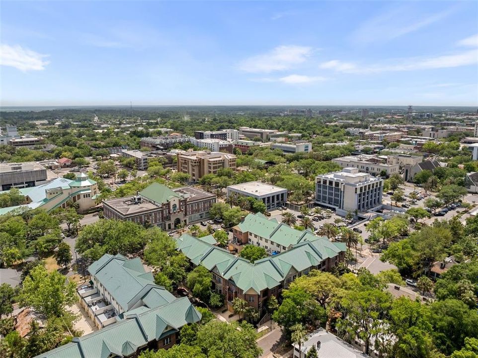 En Venta: $499,000 (3 camas, 2 baños, 2064 Pies cuadrados)