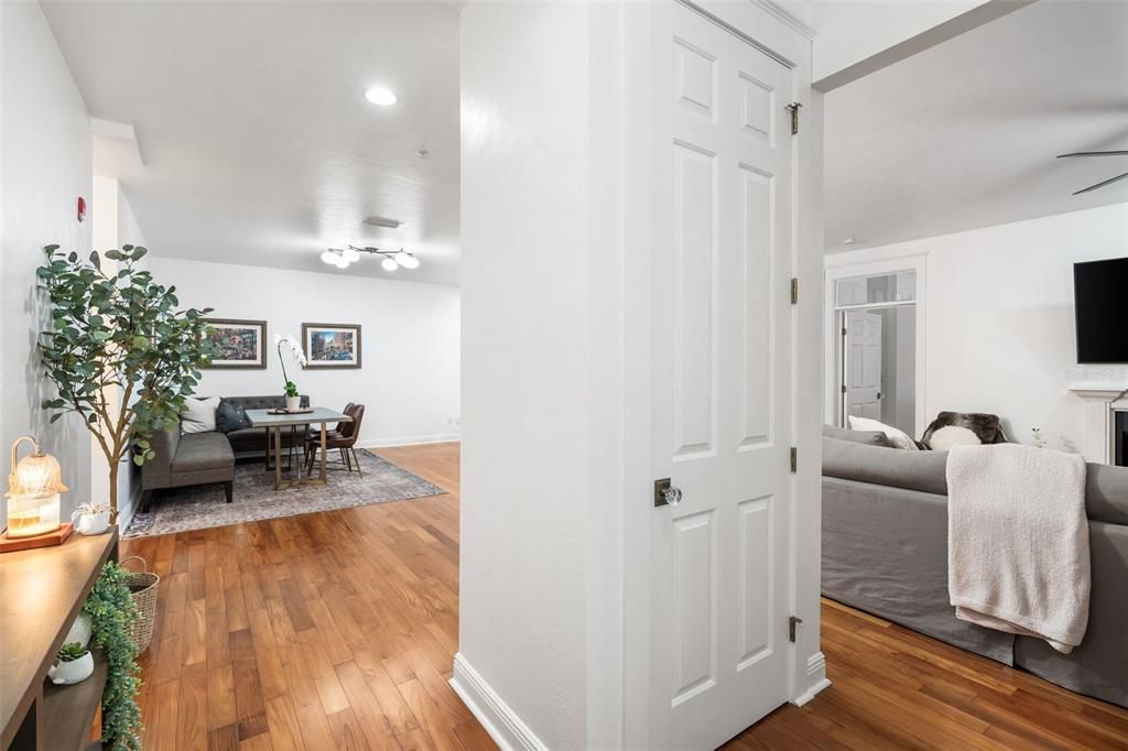 En Venta: $499,000 (3 camas, 2 baños, 2064 Pies cuadrados)