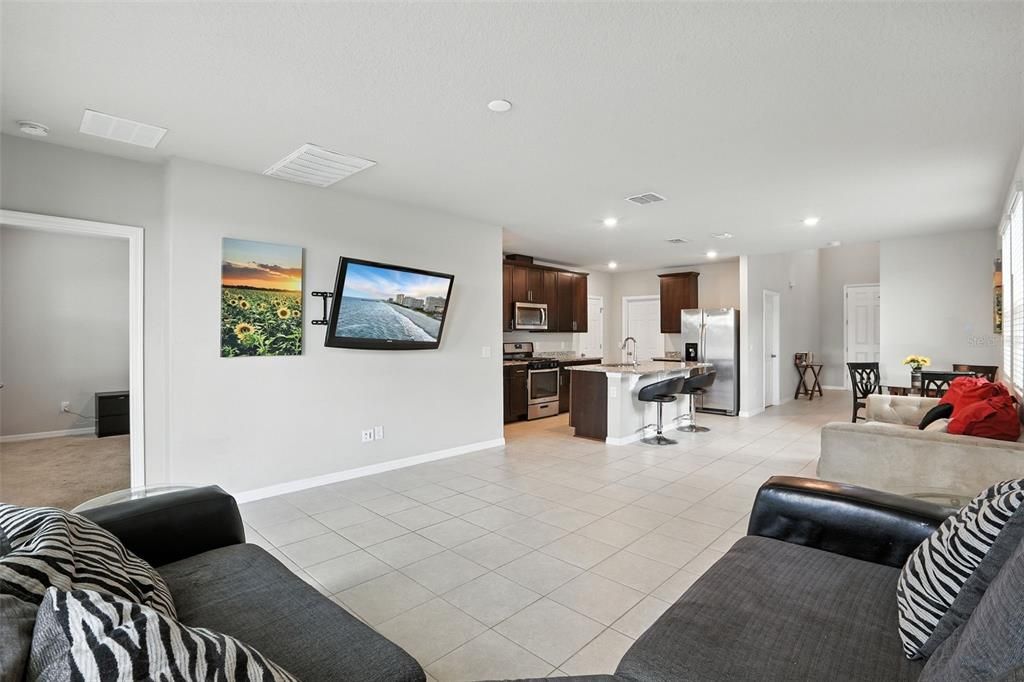 For Sale: $349,990 (4 beds, 2 baths, 2170 Square Feet)