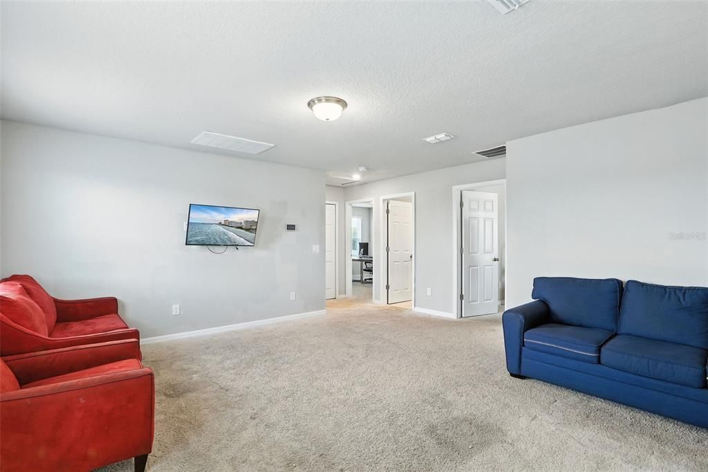 For Sale: $349,990 (4 beds, 2 baths, 2170 Square Feet)