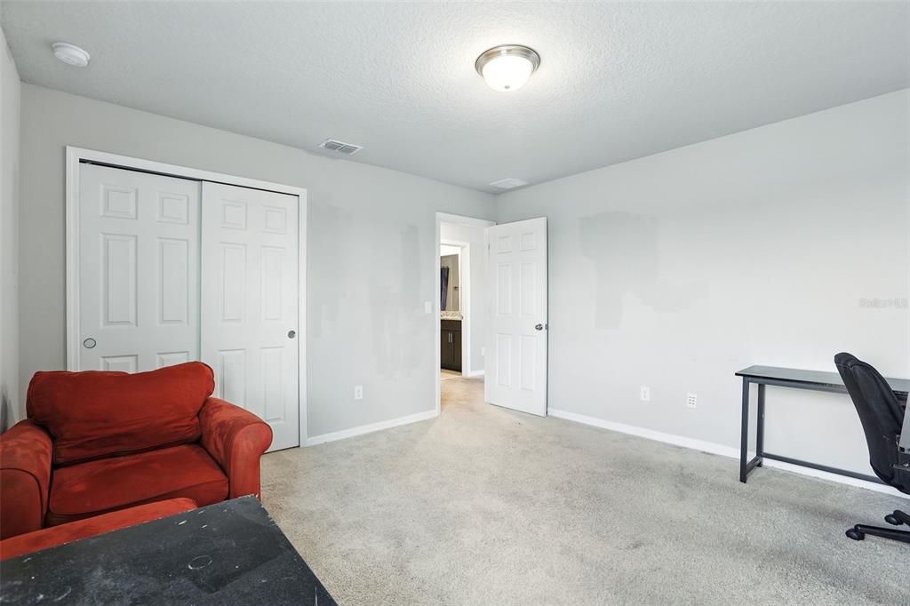 For Sale: $349,990 (4 beds, 2 baths, 2170 Square Feet)