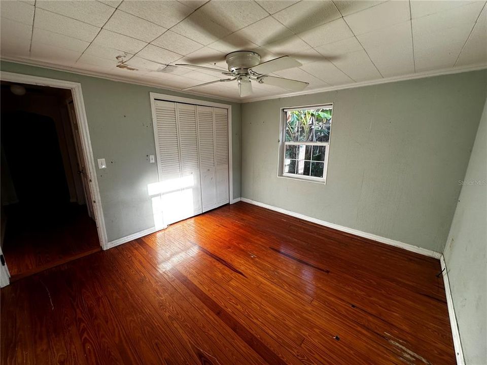 Под контрактом: $209,900 (2 спален, 1 ванн, 1201 Квадратных фут)