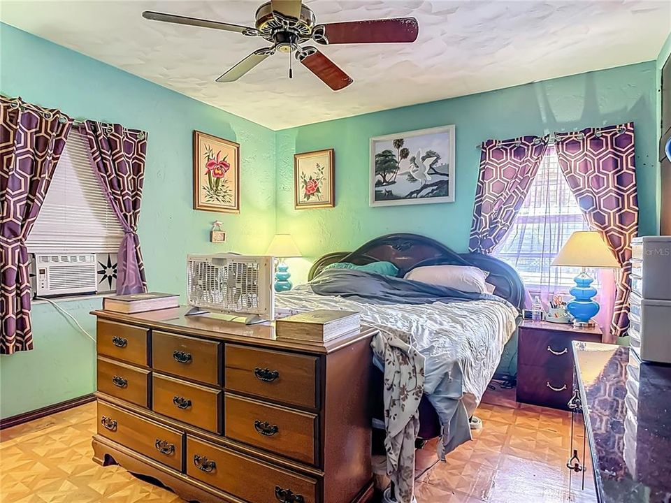 En Venta: $299,900 (3 camas, 1 baños, 1128 Pies cuadrados)