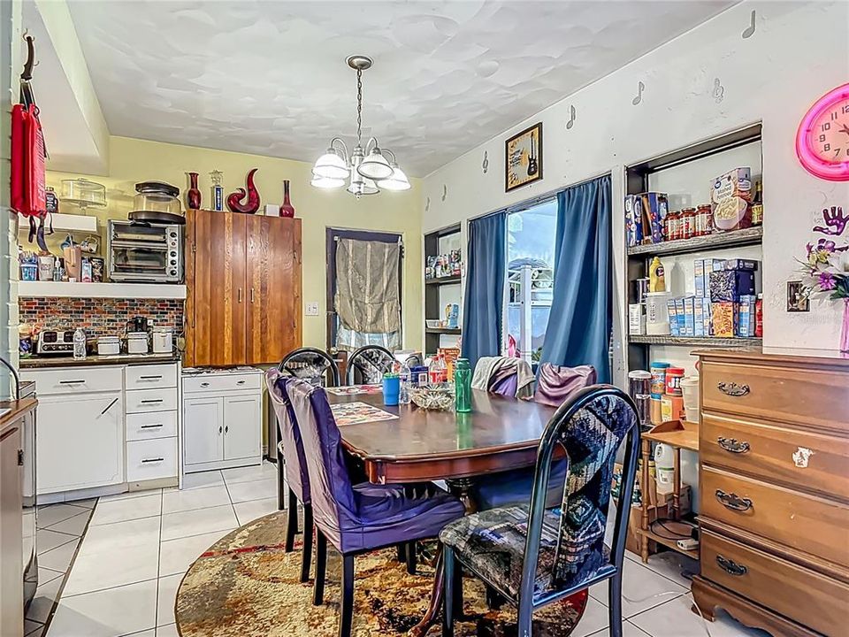 En Venta: $299,900 (3 camas, 1 baños, 1128 Pies cuadrados)