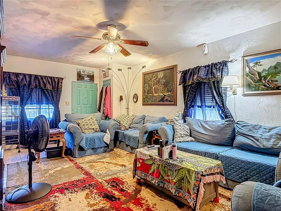 En Venta: $299,900 (3 camas, 1 baños, 1128 Pies cuadrados)