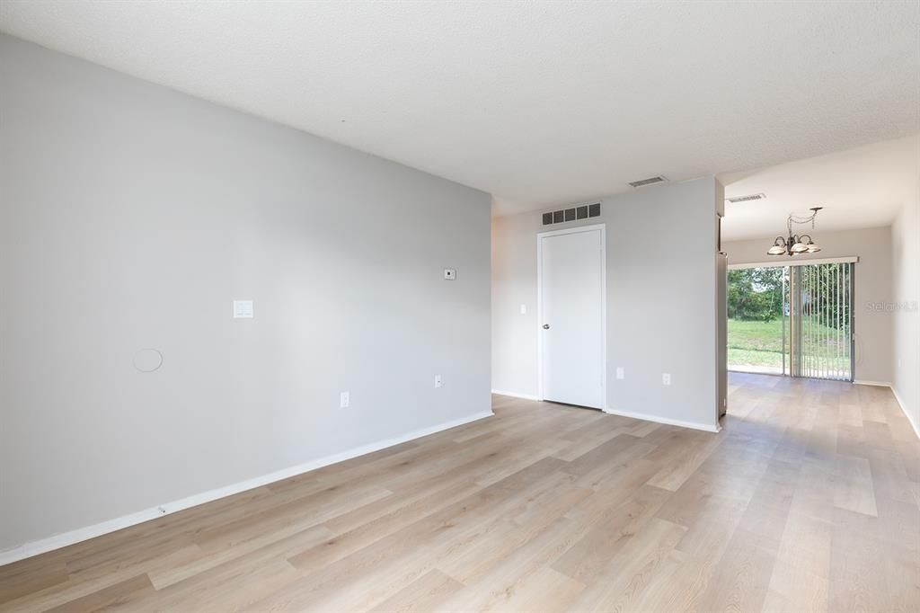 待售: $239,990 (3 贝兹, 2 浴室, 992 平方英尺)