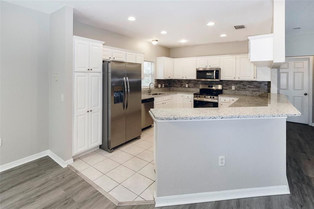 Active With Contract: $249,900 (3 beds, 2 baths, 1627 Square Feet)