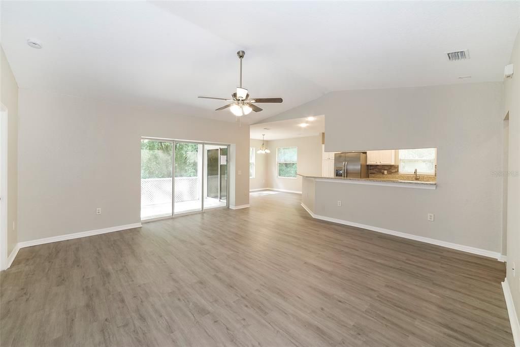 Active With Contract: $249,900 (3 beds, 2 baths, 1627 Square Feet)