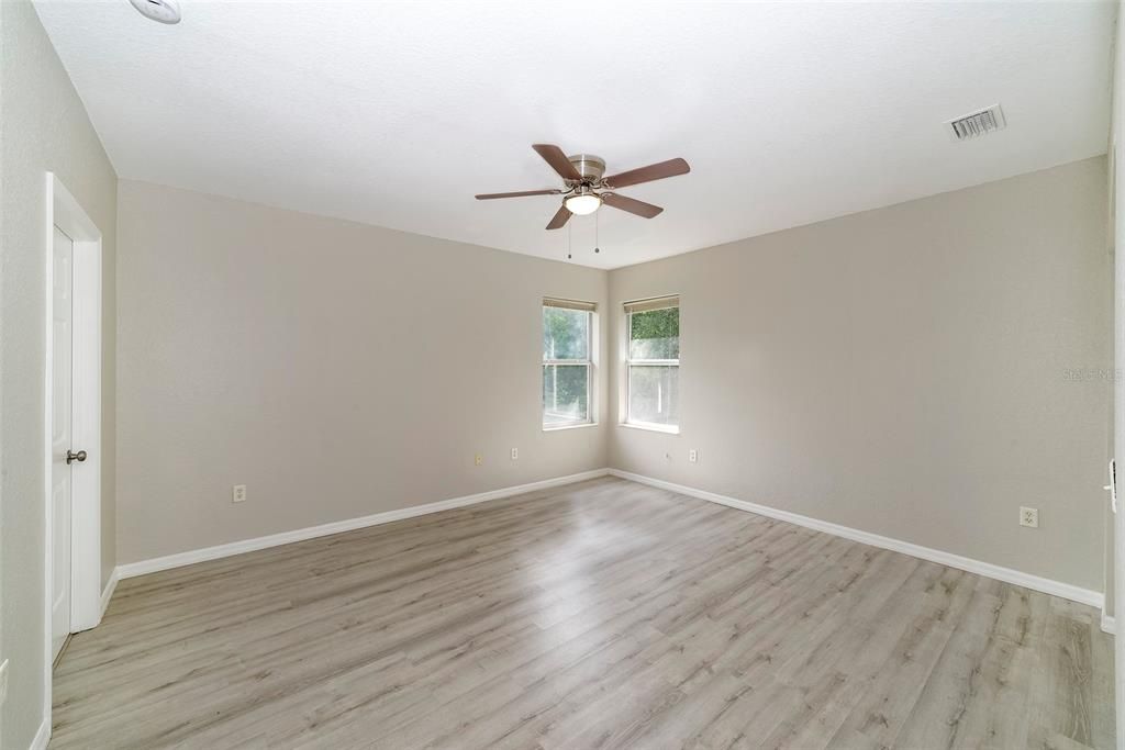 Active With Contract: $249,900 (3 beds, 2 baths, 1627 Square Feet)