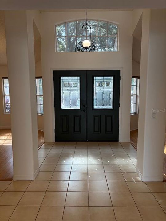 Active With Contract: $569,000 (4 beds, 2 baths, 2491 Square Feet)