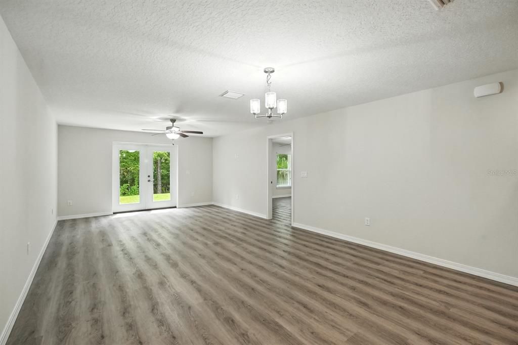 For Sale: $549,000 (6 beds, 0 baths, 3255 Square Feet)