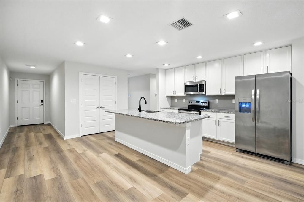 For Sale: $549,000 (6 beds, 0 baths, 3255 Square Feet)