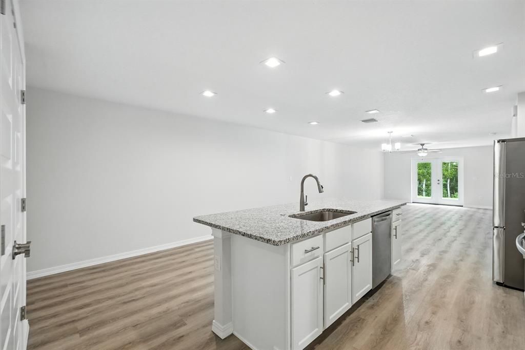 For Sale: $549,000 (6 beds, 0 baths, 3255 Square Feet)