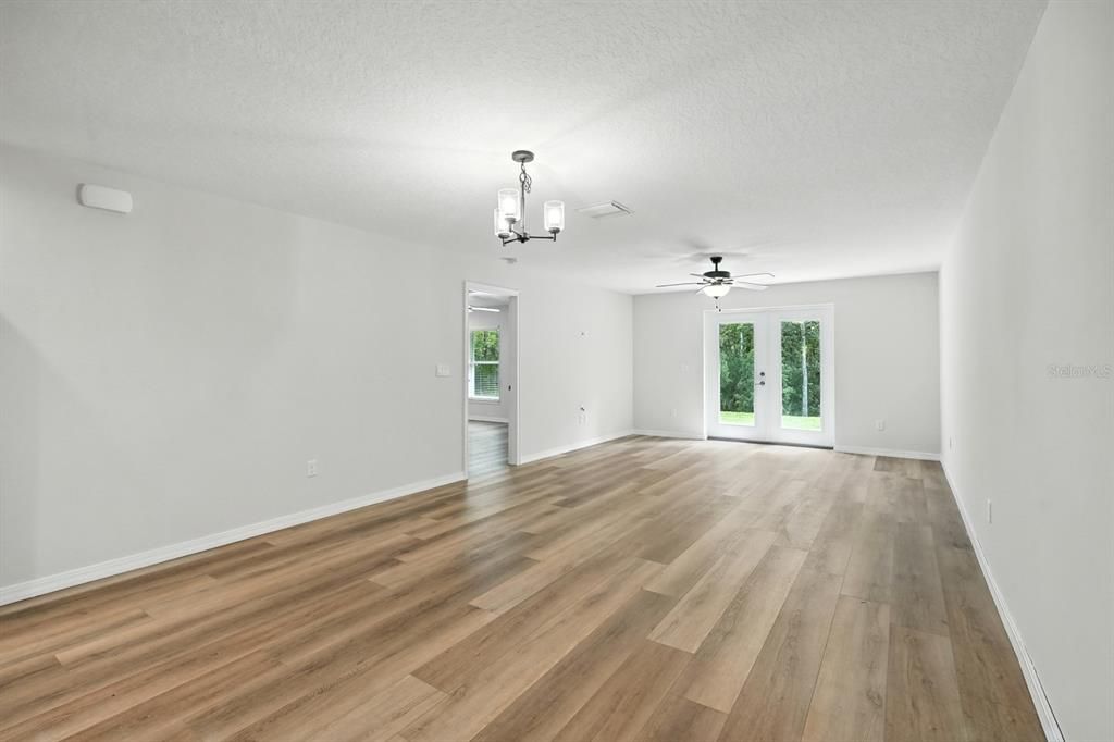 For Sale: $549,000 (6 beds, 0 baths, 3255 Square Feet)