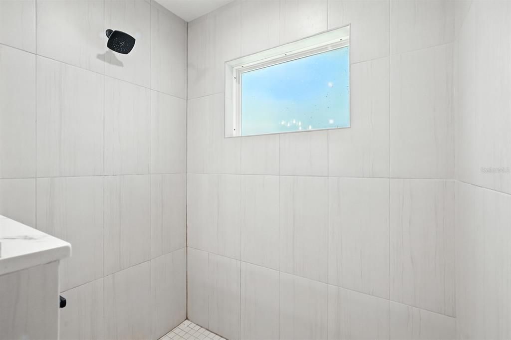 For Sale: $549,000 (6 beds, 0 baths, 3255 Square Feet)