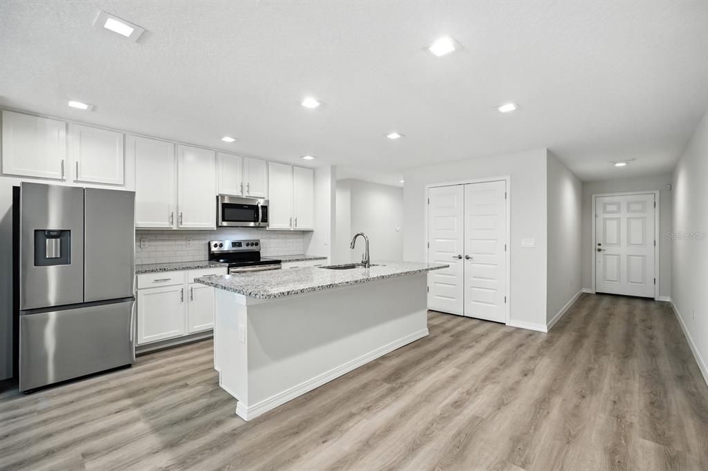 For Sale: $549,000 (6 beds, 0 baths, 3255 Square Feet)