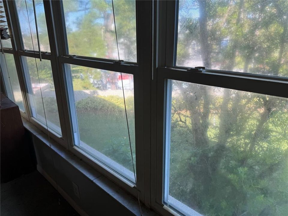 На продажу: $54,500 (1 спален, 1 ванн, 1055 Квадратных фут)