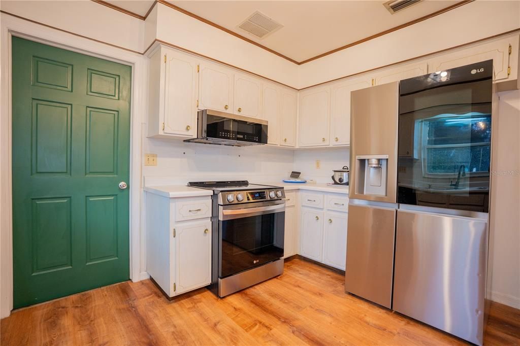 For Sale: $375,000 (3 beds, 2 baths, 2312 Square Feet)