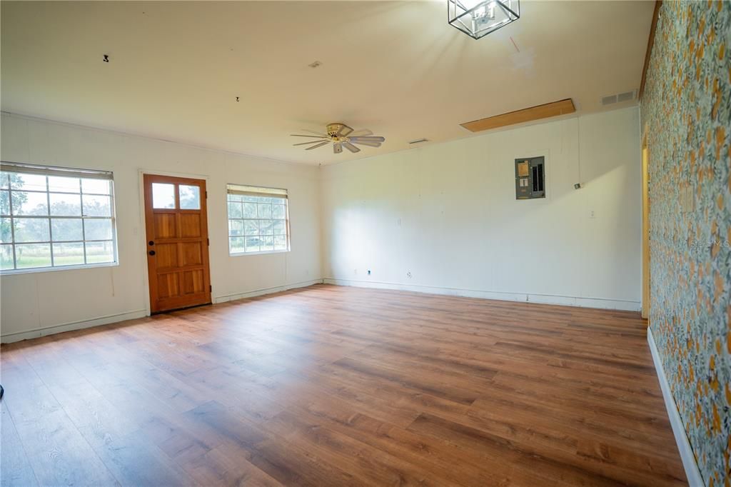 For Sale: $375,000 (3 beds, 2 baths, 2312 Square Feet)