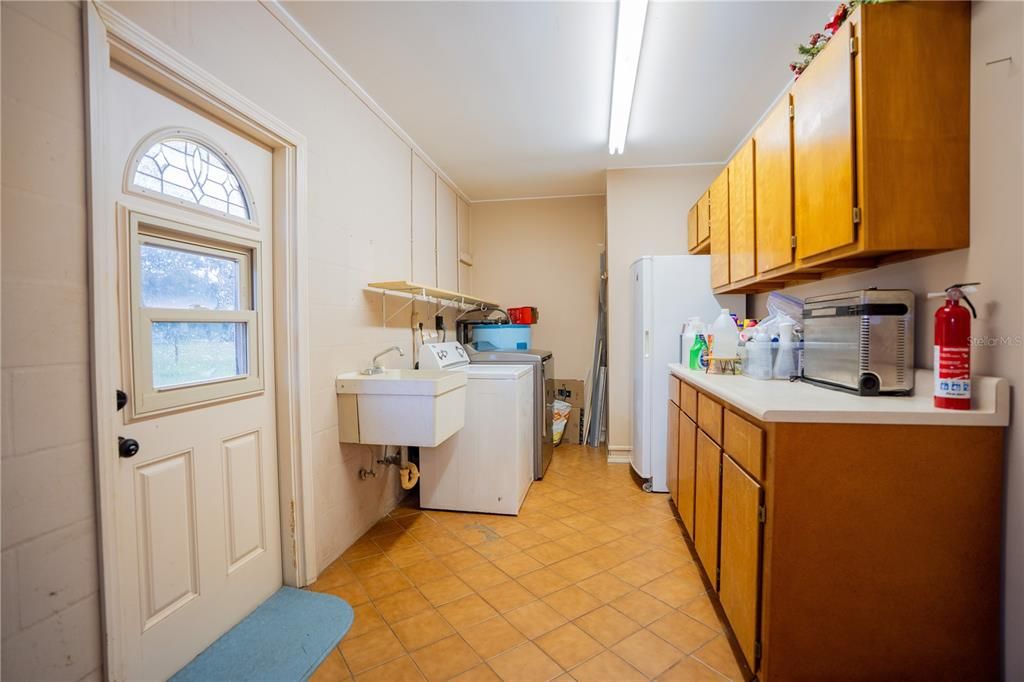 For Sale: $375,000 (3 beds, 2 baths, 2312 Square Feet)