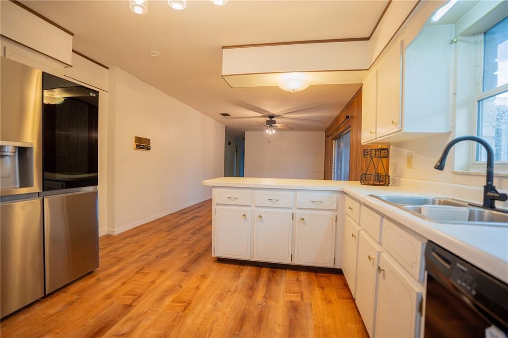 For Sale: $375,000 (3 beds, 2 baths, 2312 Square Feet)