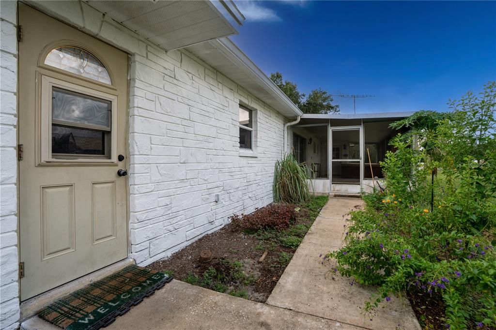 For Sale: $375,000 (3 beds, 2 baths, 2312 Square Feet)