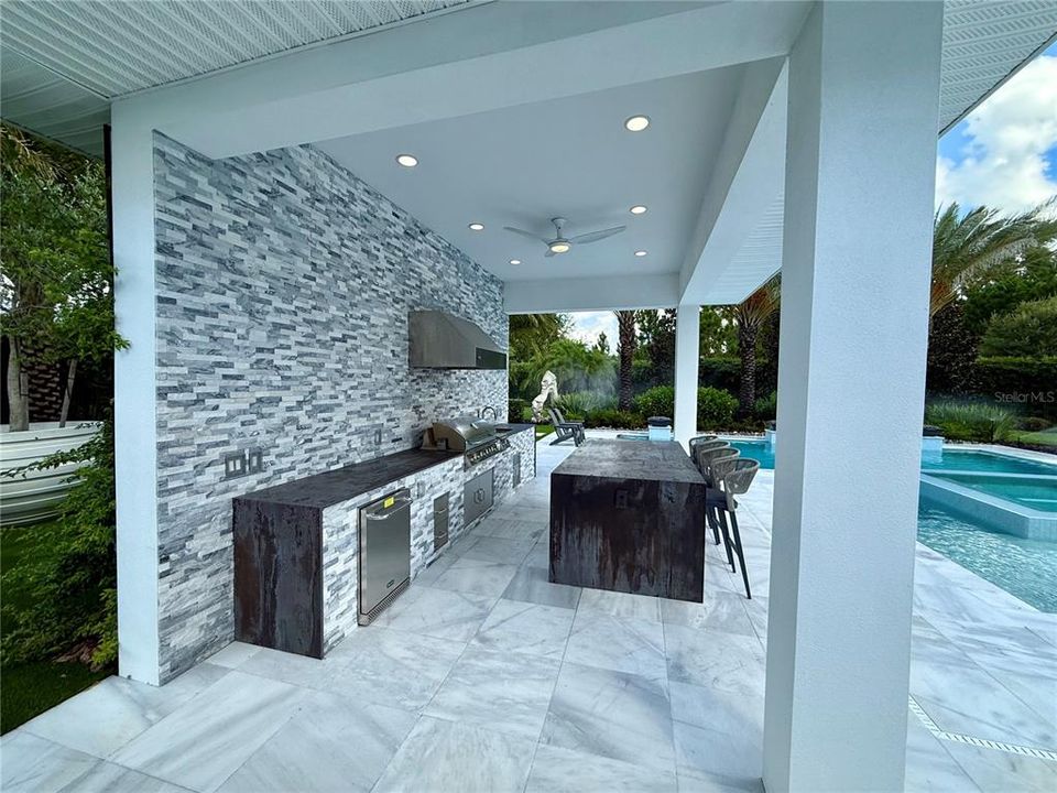 For Sale: $4,499,999 (5 beds, 6 baths, 5718 Square Feet)