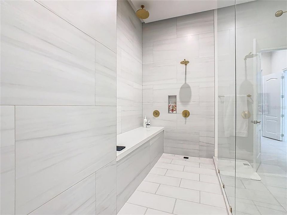 For Sale: $4,499,999 (5 beds, 6 baths, 5718 Square Feet)