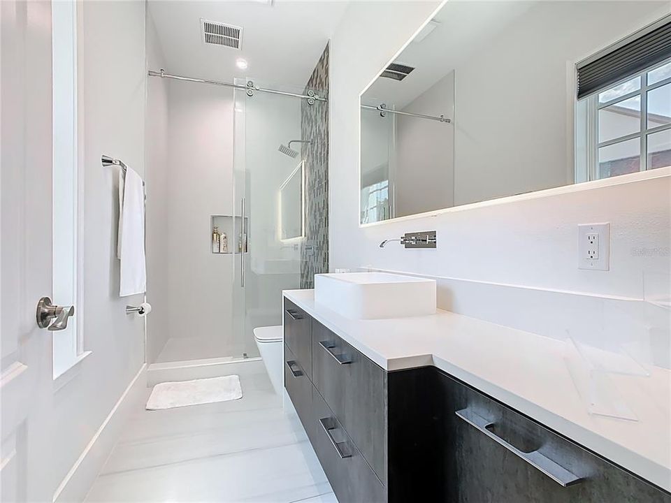 For Sale: $4,499,999 (5 beds, 6 baths, 5718 Square Feet)