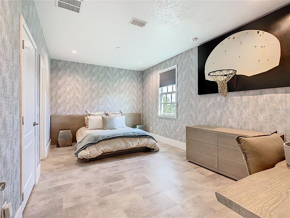 For Sale: $4,499,999 (5 beds, 6 baths, 5718 Square Feet)